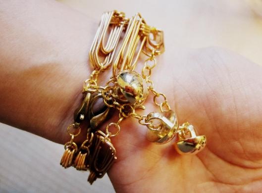 DIY paperclip bracelet Jewelry, Diy jewelry, Paper clip