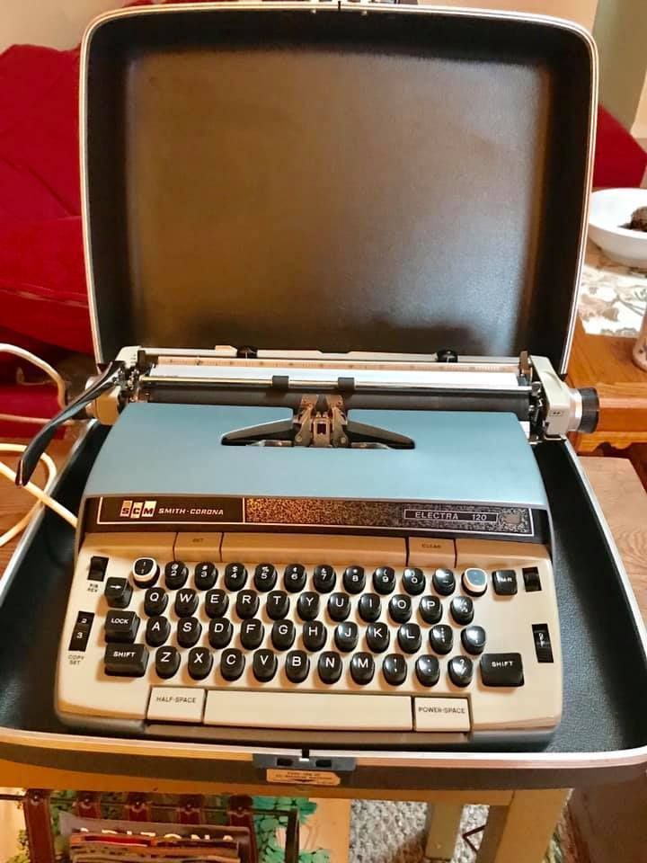 Aloha Typewriter iPhone 11 case Aloha Typewriter iPhone 11 case