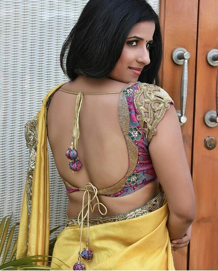 Indian Aunties Hot Seducing Back India beauty women, Indian designer outfit...