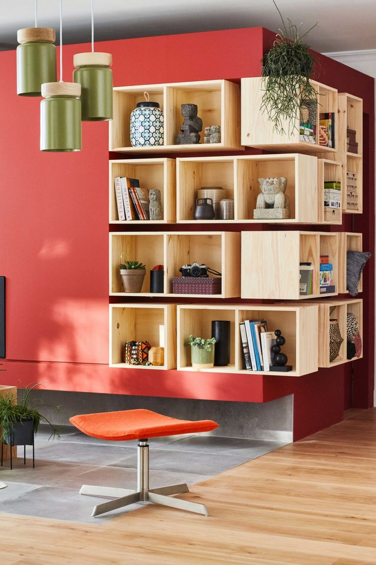 Des étagères esprit casier pour les angles, Leroy Merlin Möbeldesign, Haus deko, Regal design Des étagères esprit casier pour les angles, Leroy Merlin Möbeldesign, Haus deko, Regal design