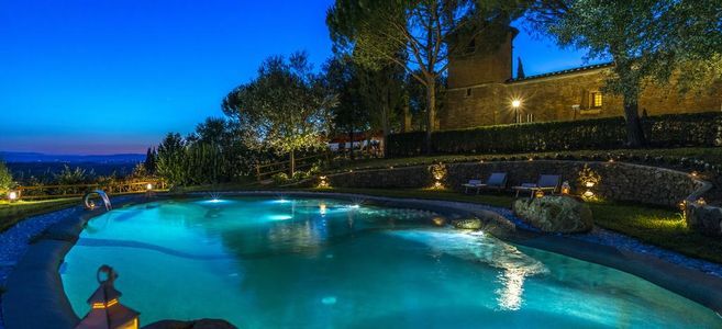 Soggiorno in castello vicino Siena in eccellente struttura 4* con ... Soggiorno in castello vicino Siena in eccellente struttura 4* con ...
