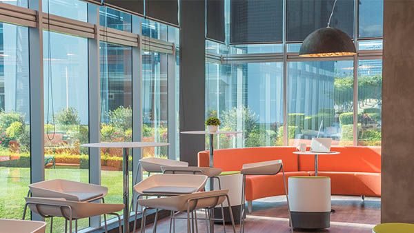 Renovar El Diseño De Las Oficinas Del Banco Western Union En San José Costa Rica Colgante Interiorismo Oficinas Renovations Faro Barcelona Lamp