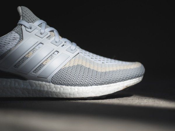 Adidas Boost baskets grise Adidas Boost baskets grise