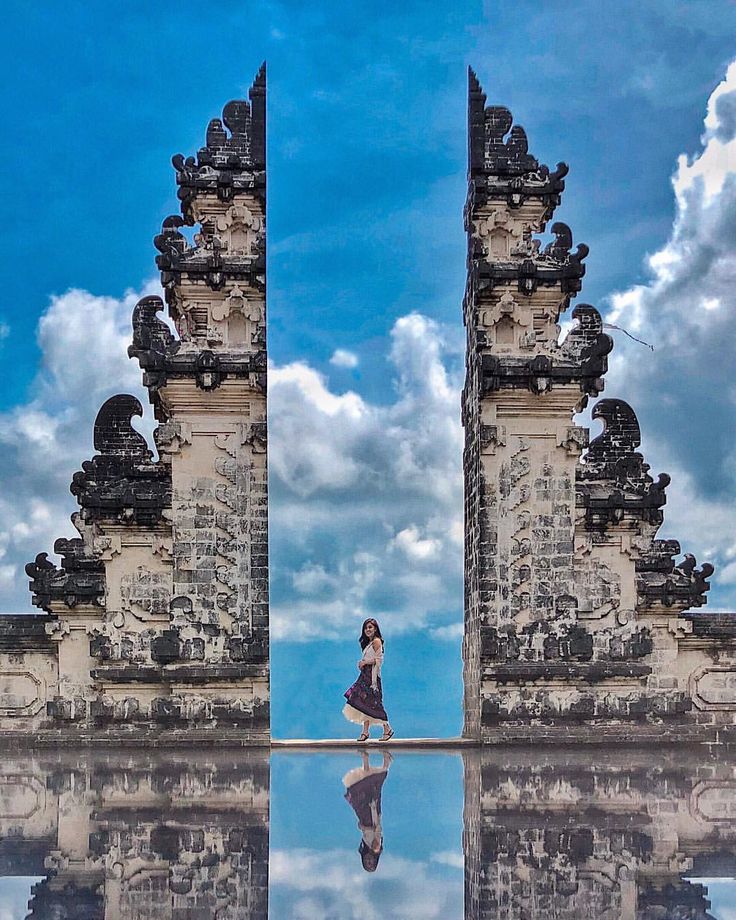 Gateway to heaven . #kellytanjourneys #puralempuyang #bali | Bali