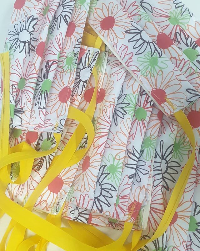 Ya Me Quedé Sin Tejido Tnt Pero Me Han Explicado Como Hacer Estas Mascarillas Dobles Con Abertura Para Introducir El Filtro Servilleta O Papel Higiénico Napkins