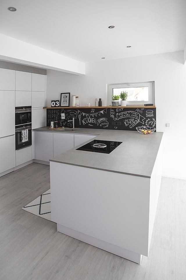 Romantische Kuche Mit Pastellfarbener Wand Diy Dekoration Romantische Kuche Wohnung Kuche Speisezimmer