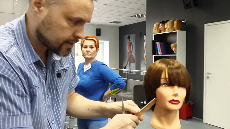 Короткая женская стрижка. Доработка височной зоны