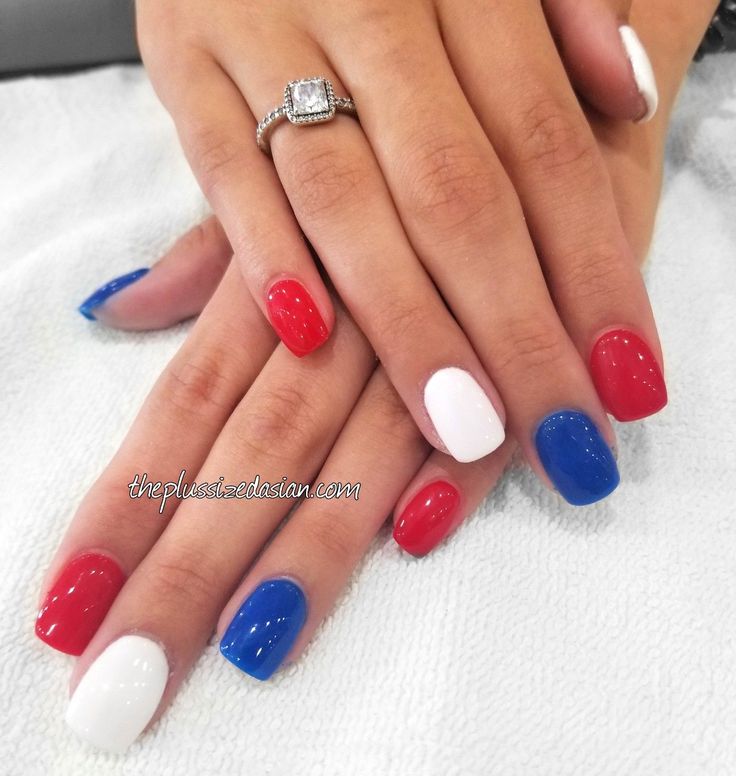 4th of red, white and blue nail design, simple nail design, July dip, dip manicure, dip powder nail, gel manicure, natural nails Blue Nail, Red White Blue Nails, Blue Nail Designs, Dipped Nails, Powder Nails, Nail Colors, Gel Manicure, Dip Manicure, Dip Powder