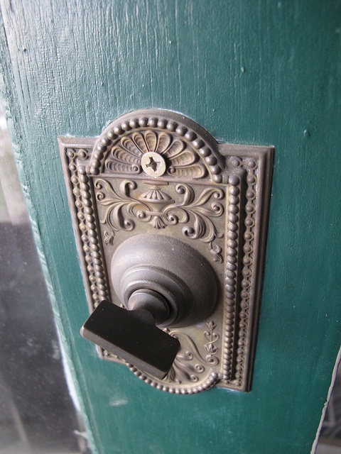 Antique Doorbell Outside By Cherrysweetdeal, Via Flickr Mechanical Antique doorbell outside by Cherrysweetdeal, via Flickr | mechanical doorbells in 2019 | Pinterest | Old doors, Doors and Door knockers - Antique Doorbell Outside By Cherrysweetdeal, Via Flickr Mechanical