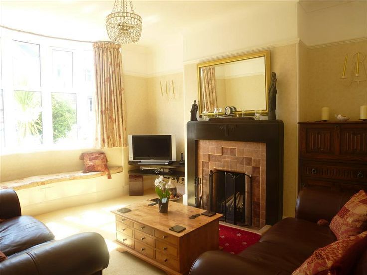 Bay Window Chair 8 best use bow window treatments to improve home ambience images Bay Window Chair 8 best use bow window treatments to improve home ambience images