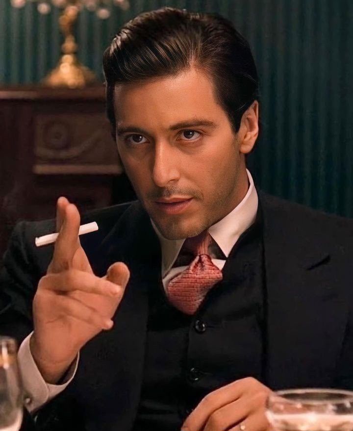 Pin by Елена Дроздова on Персонажи | Young al pacino, The godfather