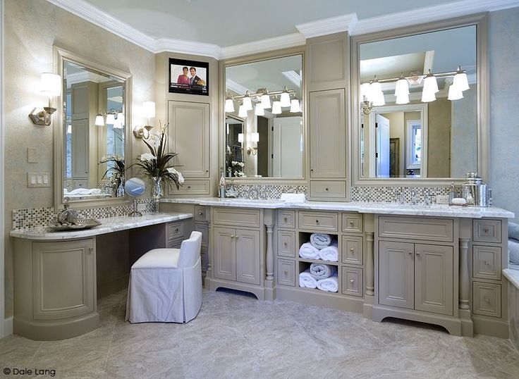 Master Badezimmer Eitelkeit Weil Ich Nicht Auf Der Badezimmertheke Sitzen Kann Um Mich Fü Bathroom Vanity Traditional Remodel Master Bathroom Vanity, Bathroom Vanity Portland Me