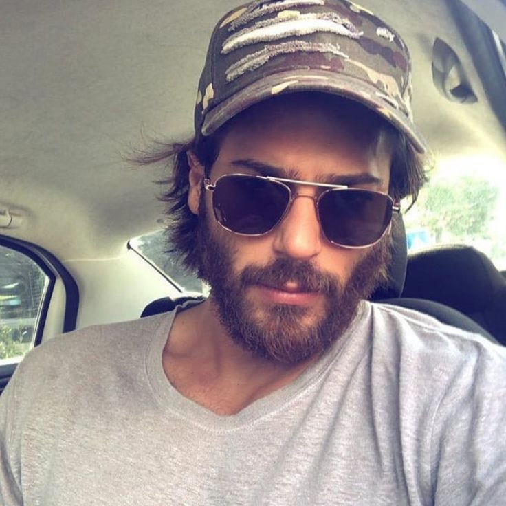 Can Yaman Fans España 🇪🇸’s Instagram photo: “Hace unos años con un look