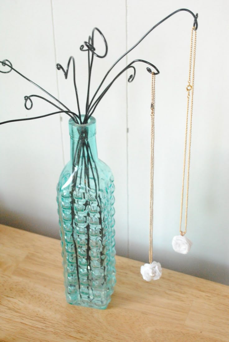 Wire Photo Hanger best 25+ wire hangers ideas on pinterest | wire hanger crafts Wire Photo Hanger best 25+ wire hangers ideas on pinterest | wire hanger crafts