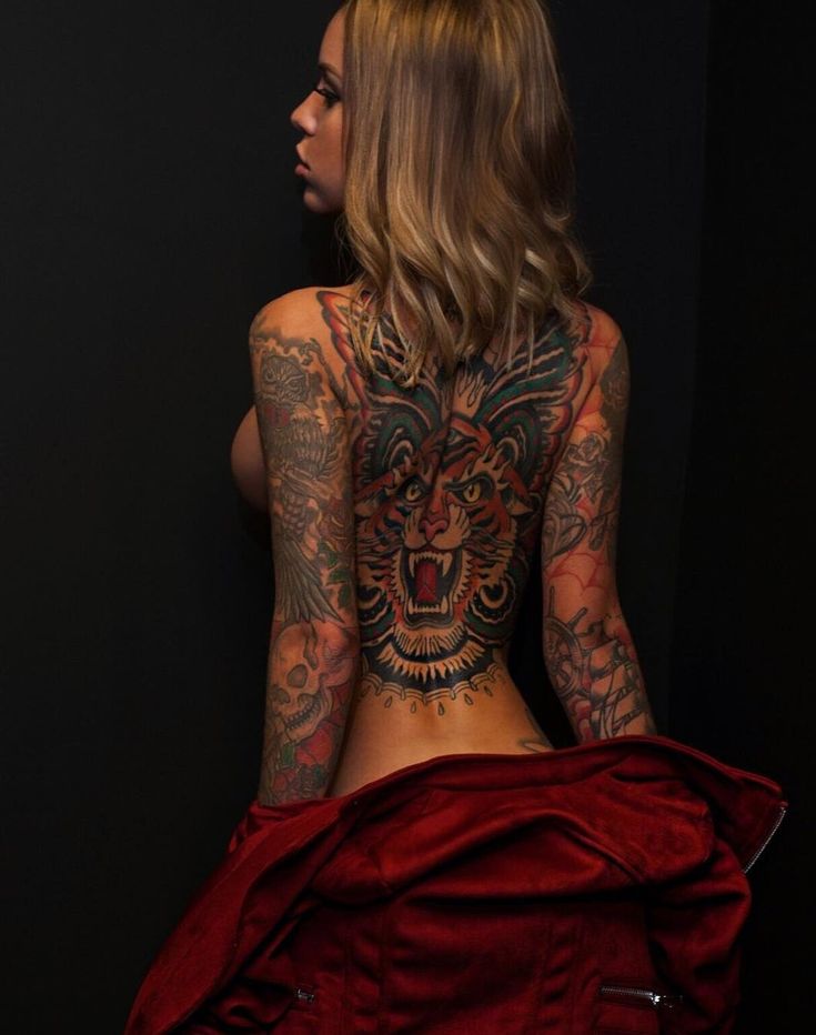 Sexy tattoo frau