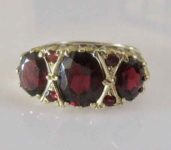 GARNET 9ct GOLD trilogy Ring Size M 12