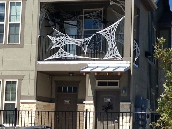 20 Most Amazing Halloween Decoration For Your Balconies | Homemydesign | Balcony Decor, Halloween Decorations Apartment, Apartment Balconies