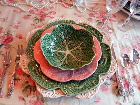How I Adore Portuguese Bordallo Pinheiro Green And Pink Cabbage How I Adore Portuguese Bordallo Pinheiro Green And Pink Cabbage Plates M So Glad They Didn T Stop At Those Colors Table Settings Pinterest