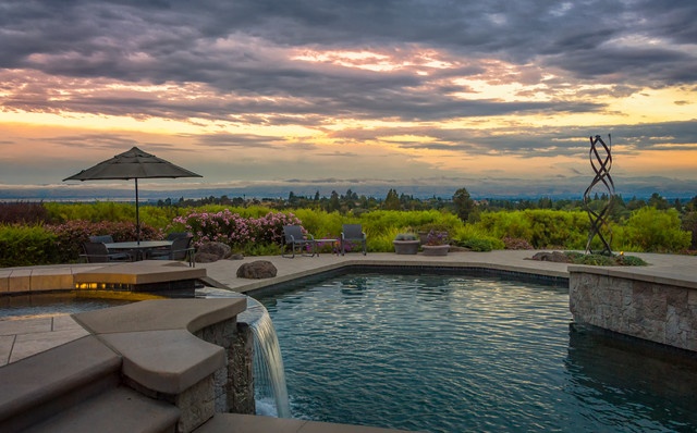 Los Altos Hills | Backyard, Backyard retreat, Backyard water feature