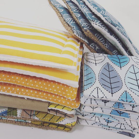 Make A Quick And Easy Emergency First Aid Kit For Your Purse When You Are On The Go Filled With The Most Imp Life Hacks Household Hacks Emergency Preparedness