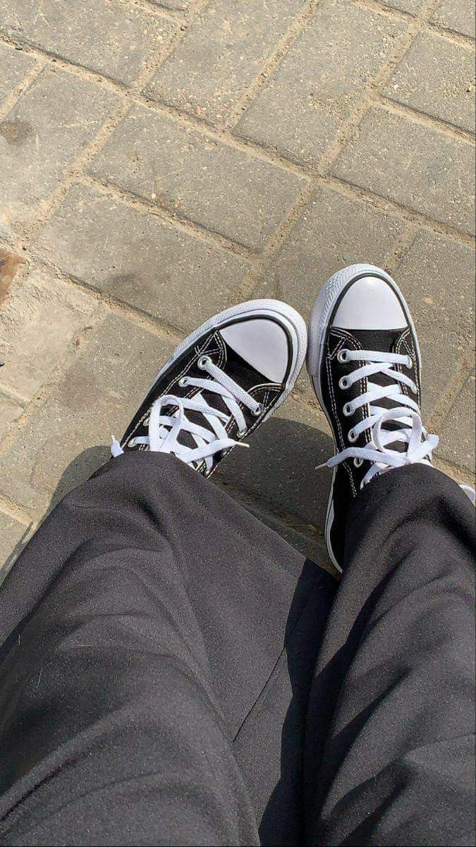 black converse aesthetic