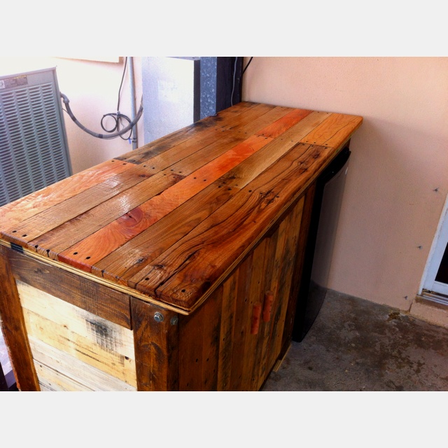 Bar Grill Prep Table Made From Pallets The Pallet Chronicles Bar Grill Prep Table Made From Pallets The Pallet Chronicles Wooden Patio Furniture