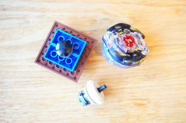 レゴでベイブレードを簡単に作るには 作り方動画をまとめて紹介 ロボットプログラミング教室体験談と小学生の習い事ブログ Lego クリスマス 作る ベイブレード 収納 レゴでベイブレードを簡単に作るには 作り方動画をまとめて紹介 ロボットプログラミング教室体験談と小学生の習い事ブログ Lego クリスマス 作る ベイブレード 収納