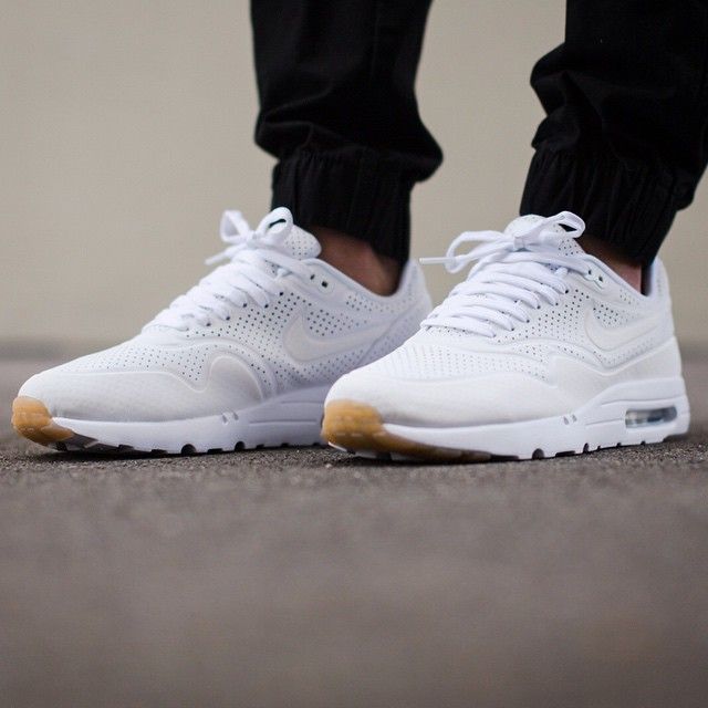 nike air max 1 white on feet nike air max 1 white on feet