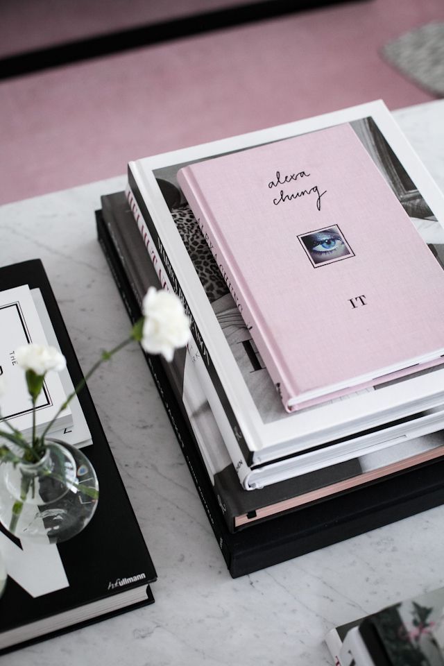 Love This Coffee Table Book Pile At House Of Philia Interiordesign Homes Rooms Igigi Books Decor Decorating Tables Decorating Coffee Tables, Customize Coffee Table Book