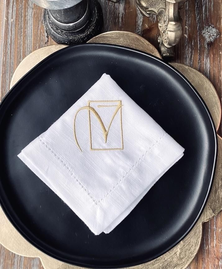 17x17 BeigeWhite A/&MT Floral Embroidered LinenCloth Reusable Dinner Napkins; Set of 4 pieces