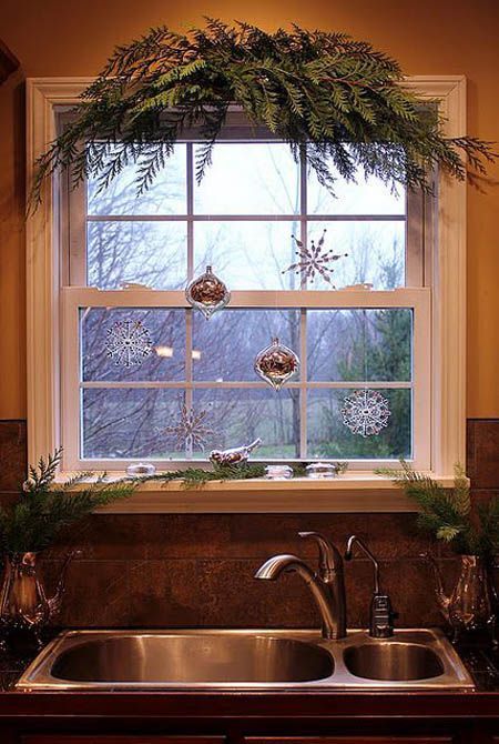 40 stunning christmas window decorations ideas all about christmas - Kitchen Window Decorating Ideas 40 stunning christmas window decorations ideas all about christmas - Kitchen Window Decorating Ideas