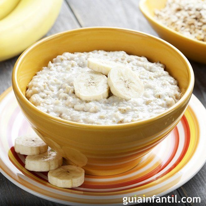 Papilla De Avena Con Trocitos De Plátano Receta Para Niños Desayuno Para Bebes Recetas De Comida Para Bebés Como Preparar Avena