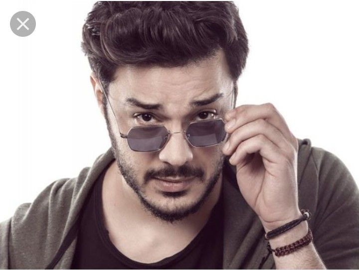 دانلود آهنگ ترکی معروف الیاس یالچینتاش Icimdeki Duman Pics Music John