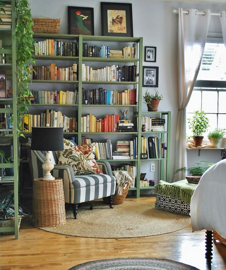 Top 25+ best Studio apartment storage ideas on Pinterest | Studio ... Top 25+ best Studio apartment storage ideas on Pinterest | Studio ...