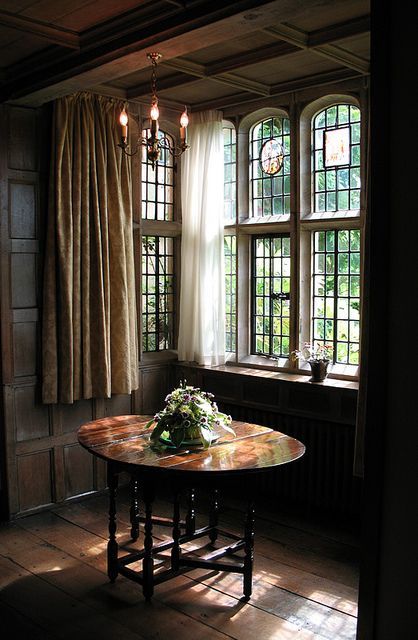 Dark Wood With Oak Ni Room Dark Wood With Oak Ni Room