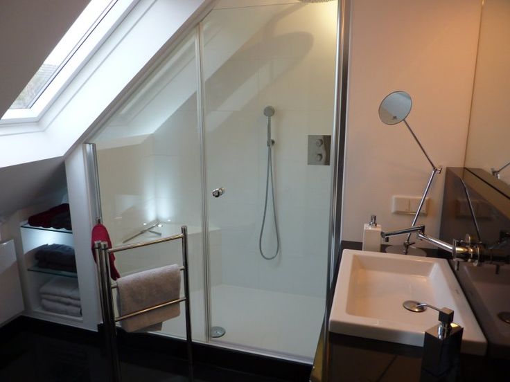 Die besten 25 badezimmer dachschräge ideen auf pinterest ...
