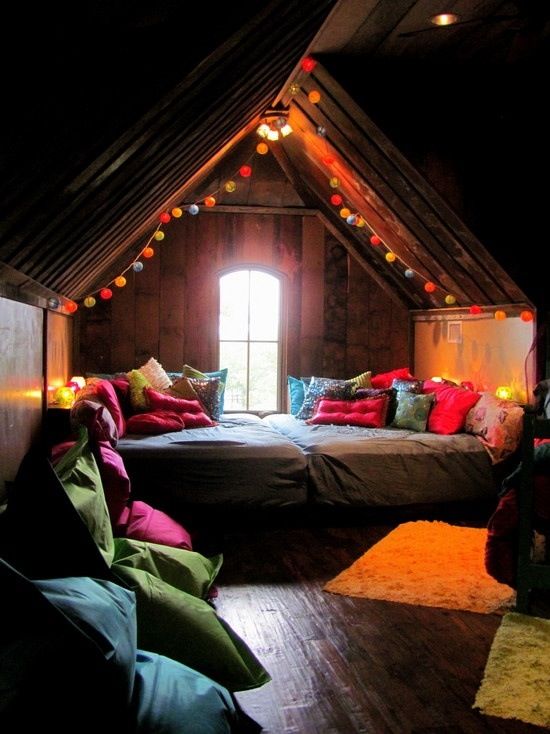 Attic Bedroom Decorating Ideas 254 best attic rooms with sloped/slanted ceilings images on Attic Bedroom Decorating Ideas 254 best attic rooms with sloped/slanted ceilings images on