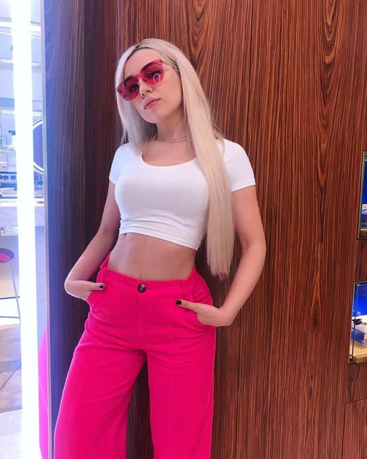 avamax Max singer, Celebs, Singer
