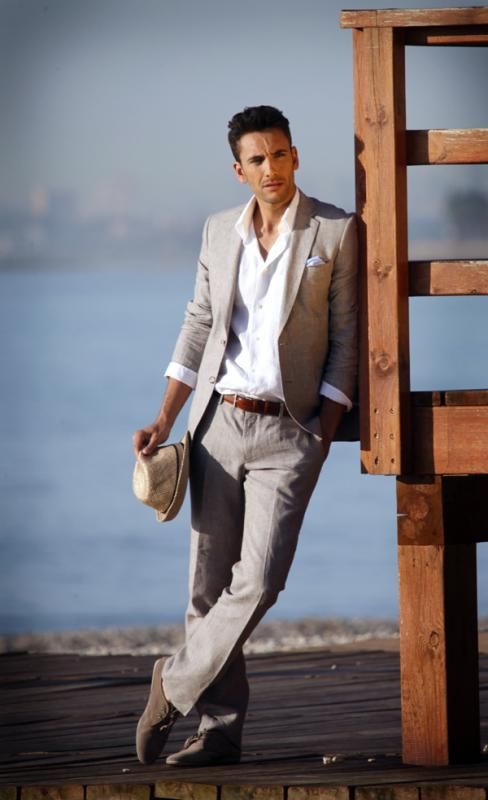 All Black Suit Rule #2: Keep Accessories Simple You are using an outdated browser, and this site will not work as intended. Please see.