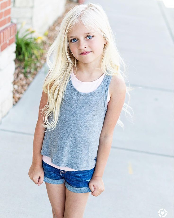 Süße blonde mädchen