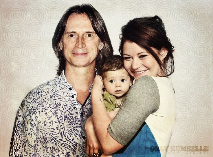 Omg, looks so real!!! It's a little Rumbelle family :) | Rumple and ...
Robert Carlyle And Kids