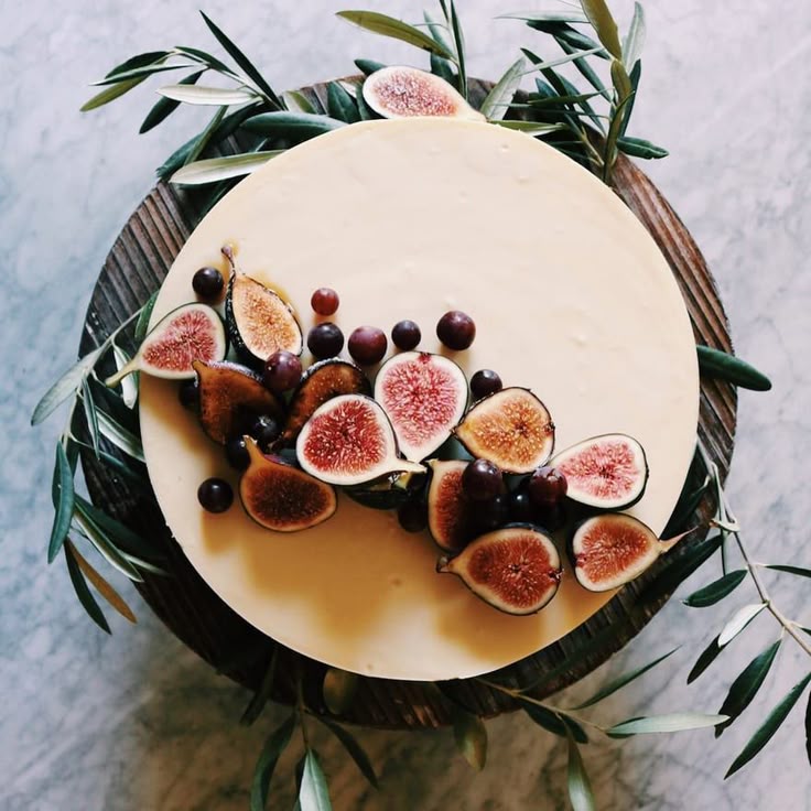 Crème Frâiche Cheesecake with Pretzel Crust