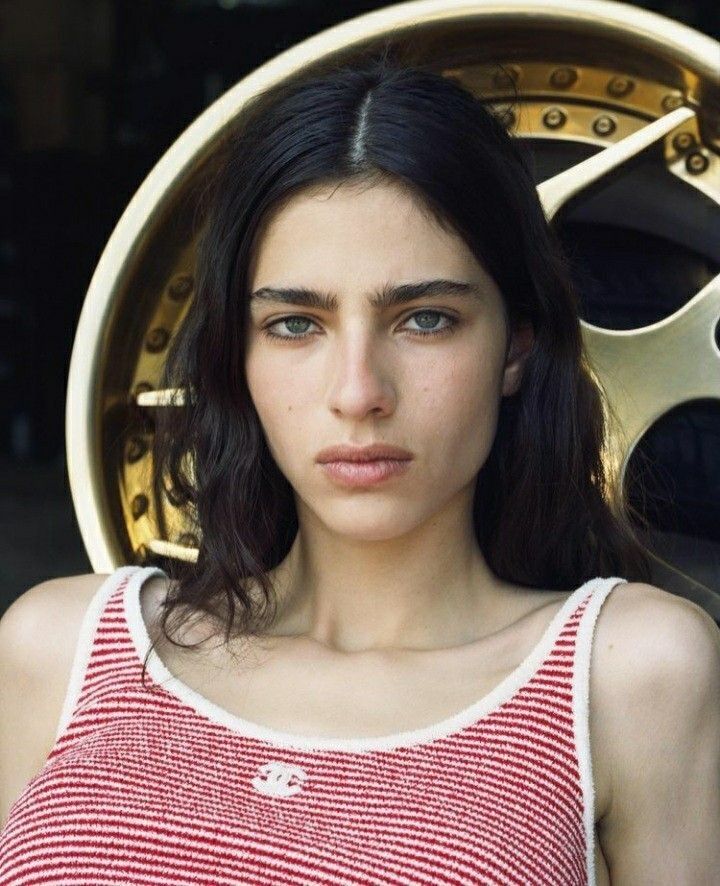 Pin by finnie 🪴 on gfs | Model, Model face, Pretty people