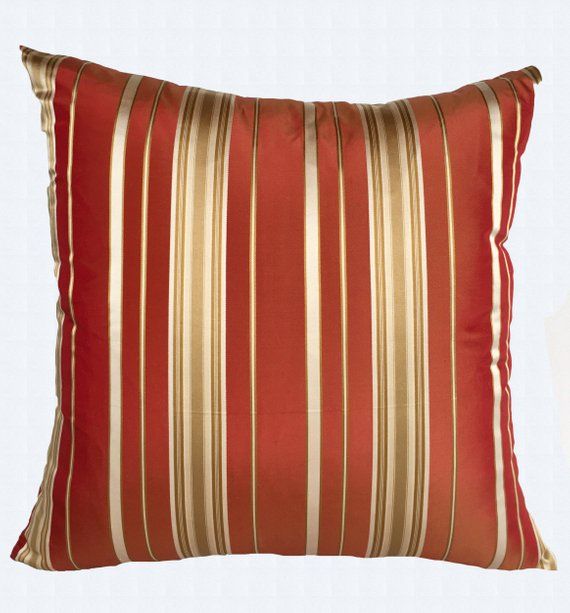 decorative pillow Luxury Accent Pillow in red & gold