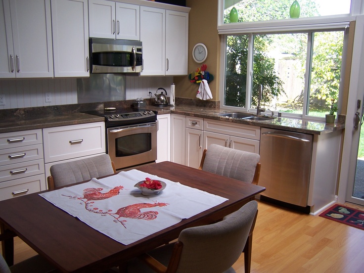 Kraftmaid Lyndale Dove White Shaker Cabinets And Granite Counters Kitchen Remodel Kitchen Remodel White Shaker Cabinets, Kraftmaid Shaker Cabinets Dove White