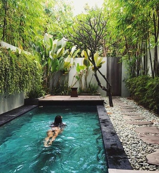 30 Creative Small Swimming Pool For Your Small Backyard Homedecorss Backyard Pool Designs Swimming Pools Backyard Small Pool Design