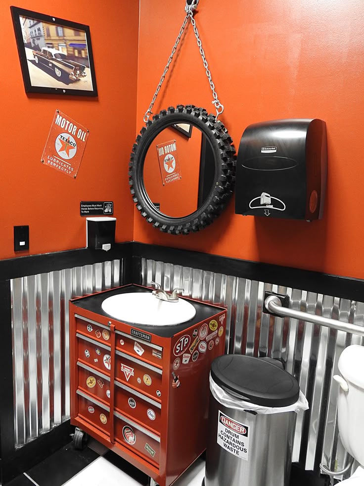 Motorcycle Tire Installation Near Me >> Best 25+ Motorcycle garage ideas on Pinterest | Motorcycle ... Motorcycle Tire Installation Near Me >> Best 25+ Motorcycle garage ideas on Pinterest | Motorcycle ...