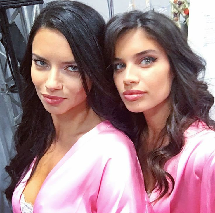 Adriana Lima and Sara Sampaio Victoria secret fashion show, Victoria secret runway, Model