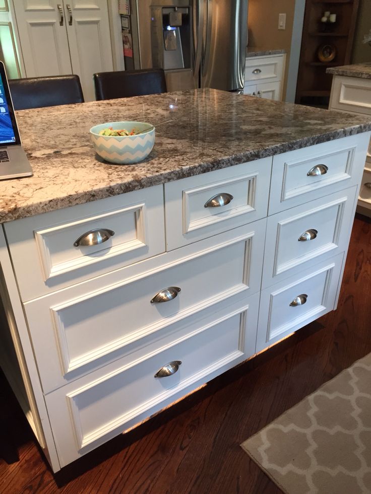Hardware for cabinets | Cabinet hardware, Benjamin moore ivory white