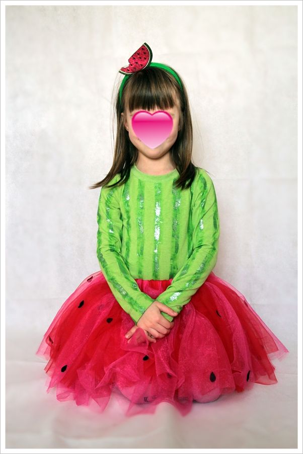 I do not remember how my daughter came up with the idea to be a melon for Carnival, but the wish had been felt for several weeks … I do not remember how my daughter came up with the idea to be a melon for Carnival, but the wish had been felt for several weeks …